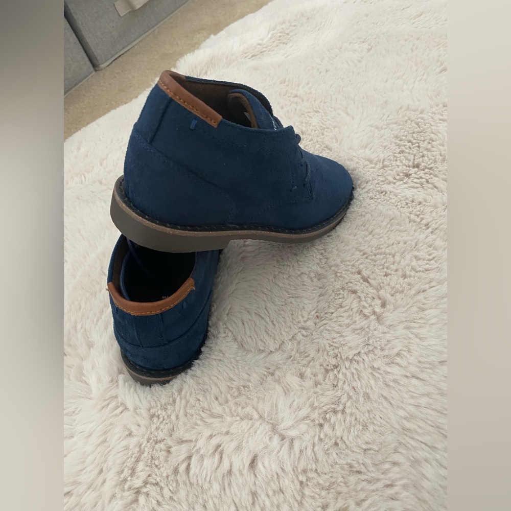 Shoes - Picture 3 of 4